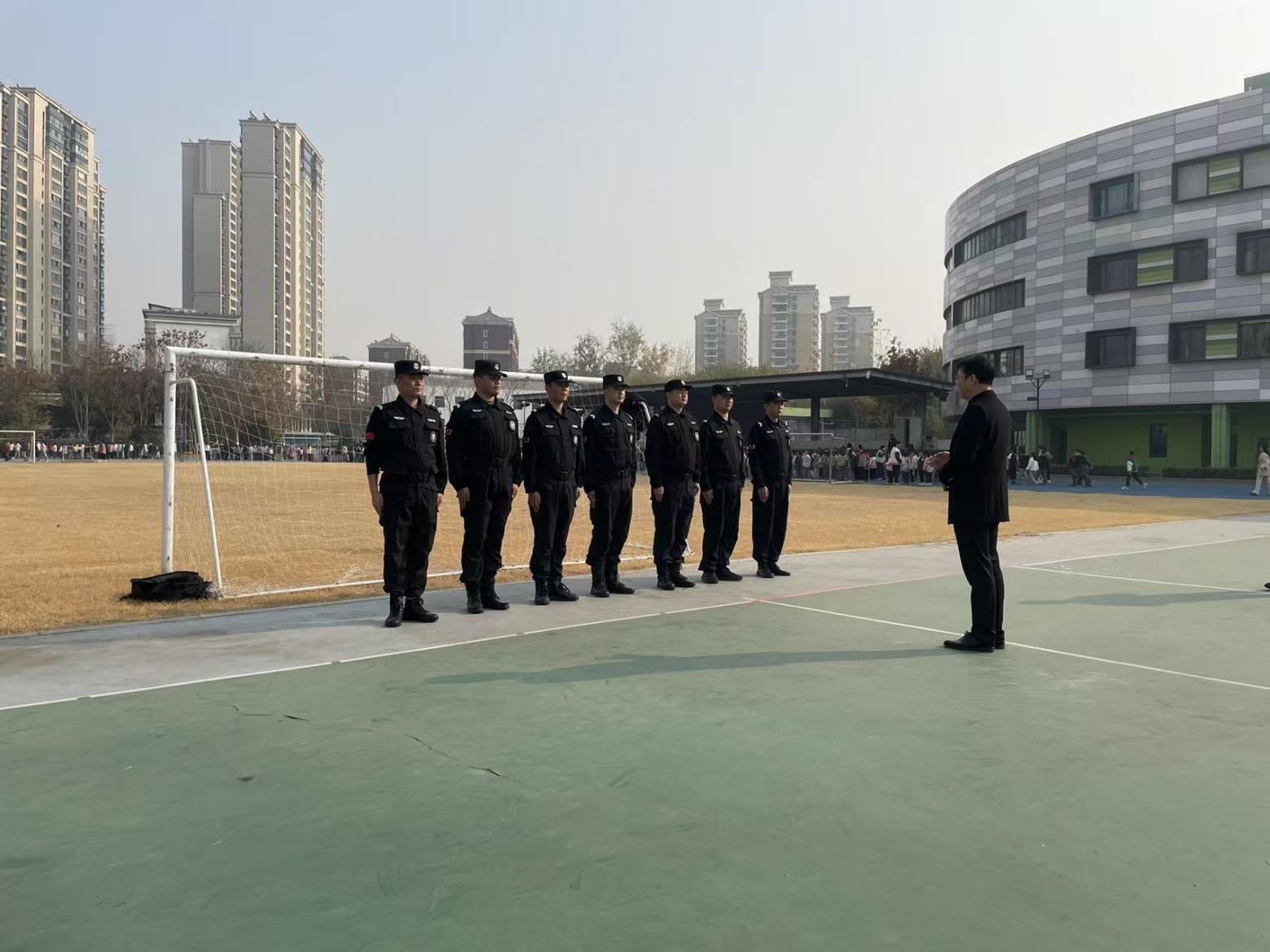 E:/25.12.10后 上傳網(wǎng)站留存/喜報！南京市保安服務(wù)有限公司建鄴分公司榮獲“校園最小應(yīng)急單元技能競賽”一等獎/照片/7f4752ecec0a4eaf4162fae738cff144.jpg7f4752ecec0a4eaf4162fae738cff144