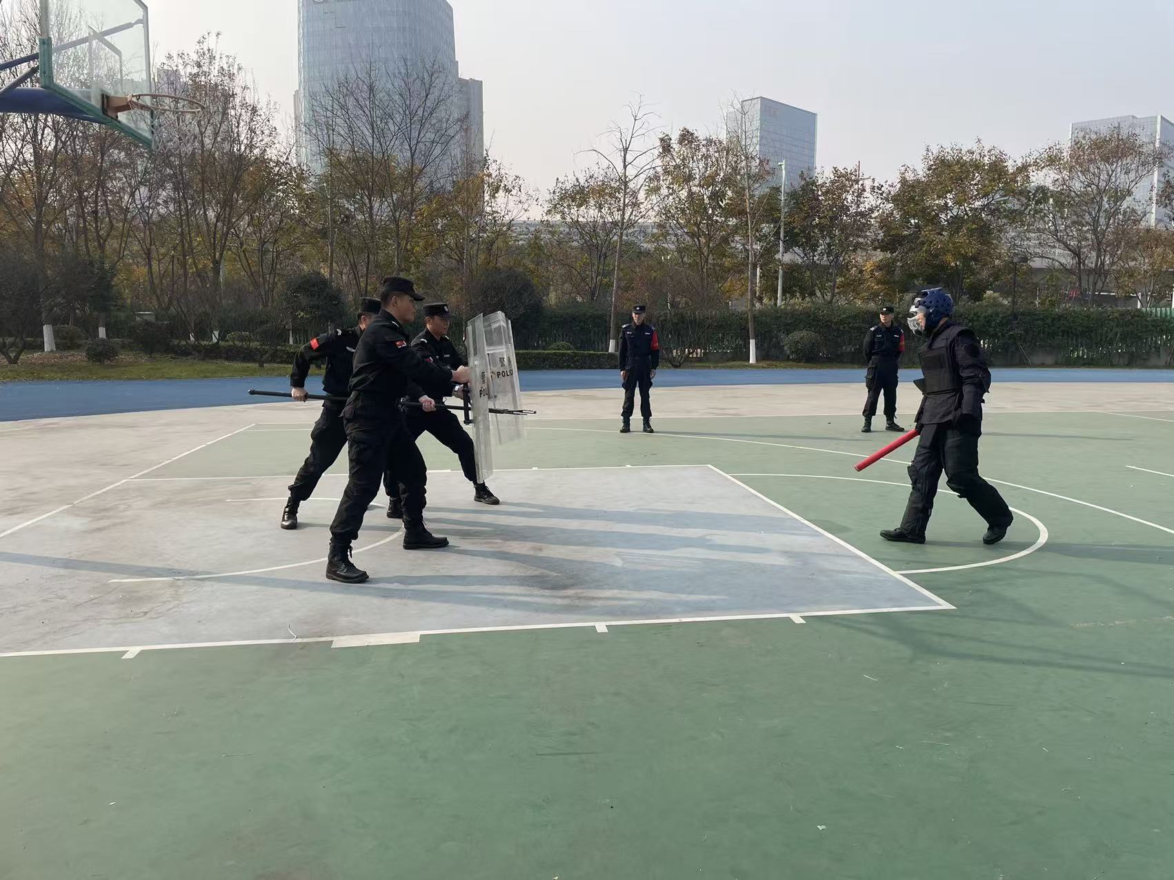 E:/25.12.10后 上傳網(wǎng)站留存/喜報！南京市保安服務(wù)有限公司建鄴分公司榮獲“校園最小應(yīng)急單元技能競賽”一等獎/照片/ef12cf02b7bf17801f82f2d7cee6249a.jpgef12cf02b7bf17801f82f2d7cee6249a